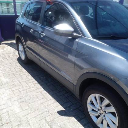 VOLKSWAGEN T-CROSS 1.0 200 TSI TOTAL FLEX AUTOMÁTICO VOLKSWAGEN T-CROSS 1.0 200 TSI TOTAL FLEX AUTOMÁTICO